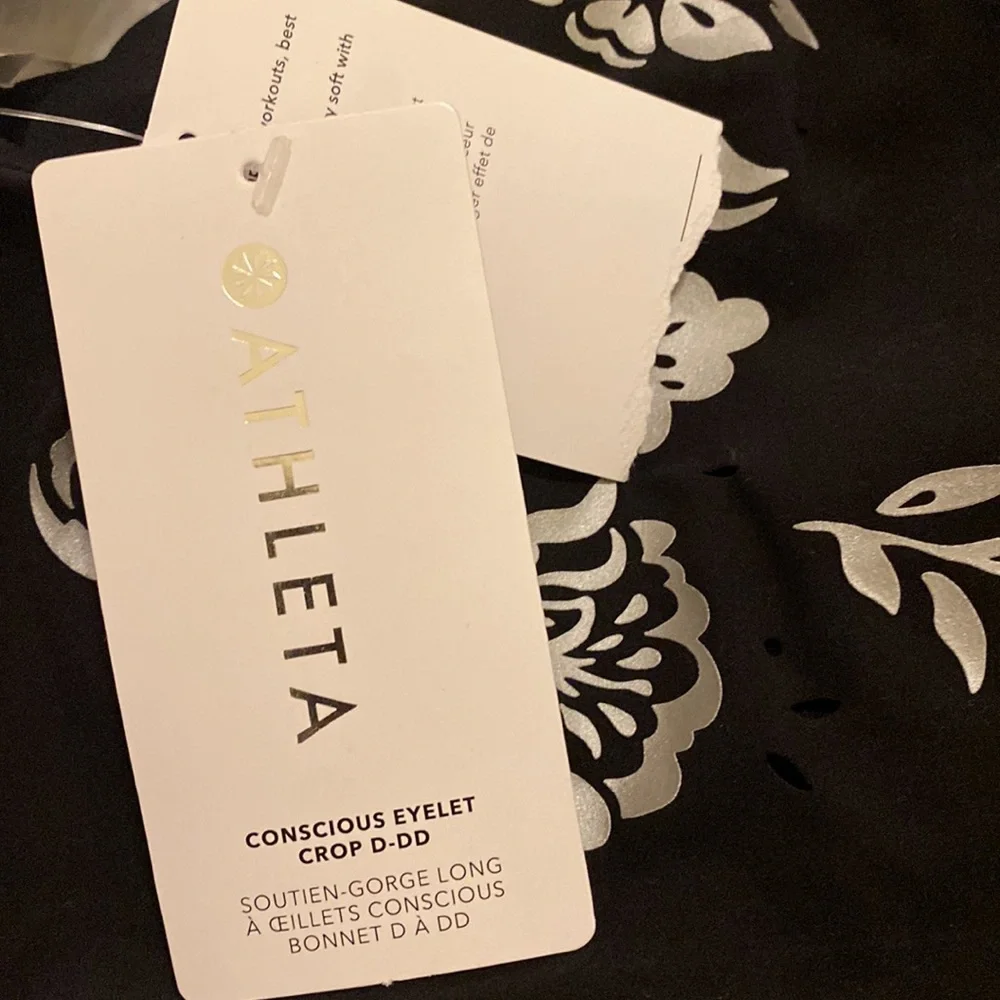 Athleta D-DD Conscious Eyelet Crop - Picture 5 of 5